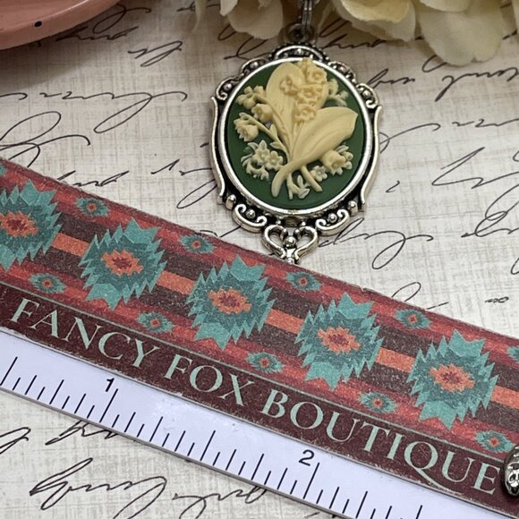 SILVER Green Lily of the Valley Cameo Summer Pendant Necklace Charm Wedding Gift - Picture 9 of 11